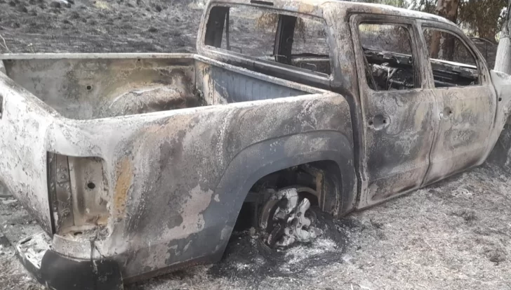 Una camioneta se incendió en la Ruta 55