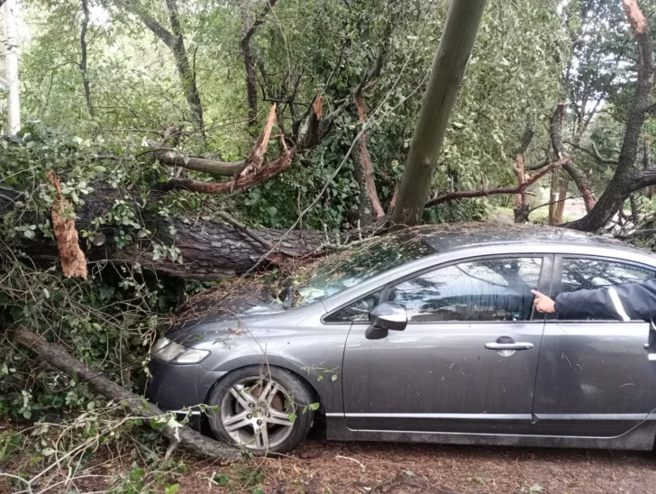 Temporal en Necochea y Quequén: varios heridos leves fueron trasladados al hospital