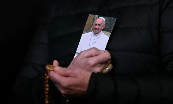 Misa y rezo del Rosario por la salud del papa Francisco