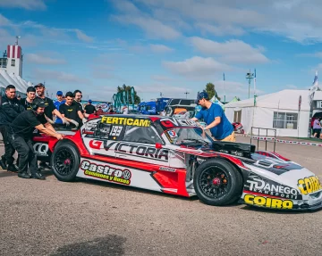 Castro superó la rotura del motor del sábado y se llevó un buen 12° puesto de Viedma