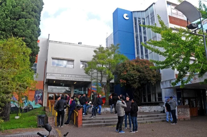 Asesoramiento para ingresantes de la Universidad de Mar del Plata