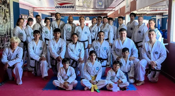 Los taekwondistas de la Academia Correa se preparan para la Copa de la Costa 2025