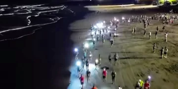 Sábado de carrera pedestre nocturna frente al mar