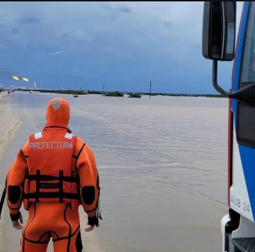 Necochea y Quequén envían refuerzos para asistir en la catástrofe de Bahía Blanca