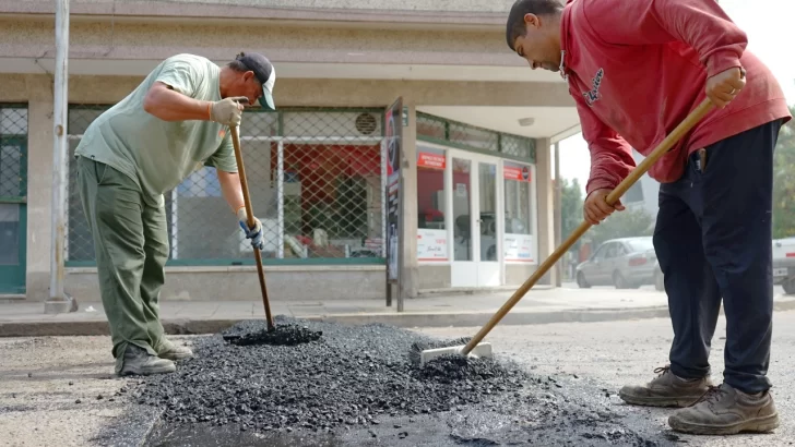 Se realizaron labores de bacheo en 56 entre 55 y 53
