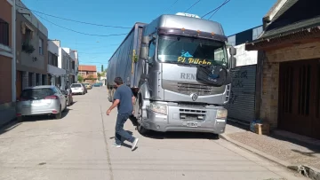 Así llegaba a Bahía Blanca el primer camión con donaciones desde Necochea