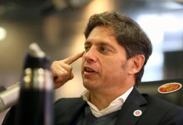 Axel Kicillof firmó el decreto de convocatoria a las PASO en Provincia pero pide suspenderlas