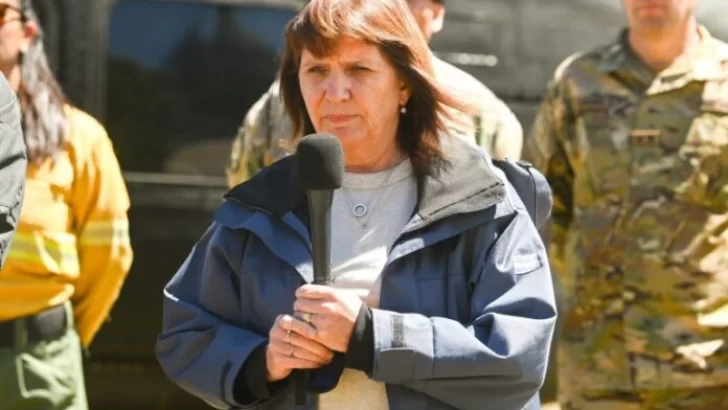 Bullrich presentó el proyecto de Ley Antibarras que busca declarar a las hinchadas como “organizaciones criminales”