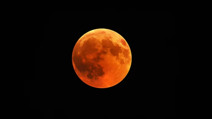 A qué hora es el eclipse lunar total en la Argentina