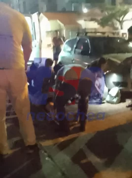 Haciendo willy con la moto atropelló a una chica y se dio a la fuga