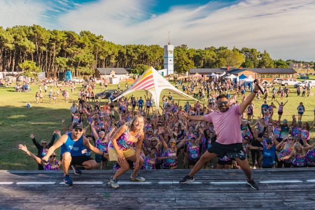 Masiva edición de La Carrera de la Mujer con más de 500 participantes