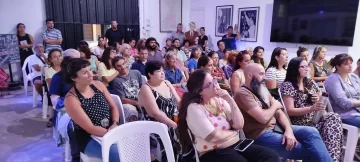 Charla sobre mujeres que enfrentaron a la dictadura