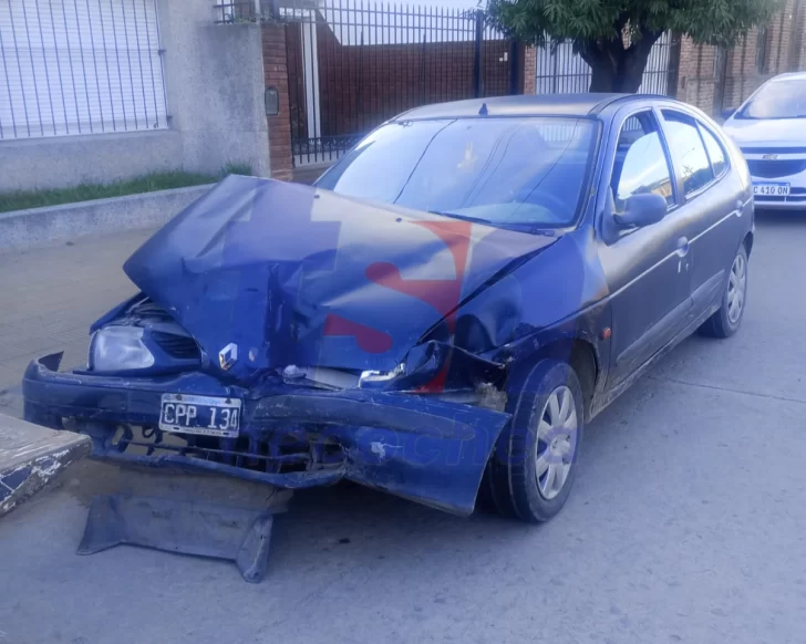 Una mujer herida en un choque y un conductor se dio a la fuga