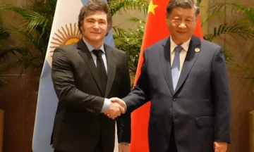 El gobierno de Javier Milei gasta casi $240 millones en un community manager en China