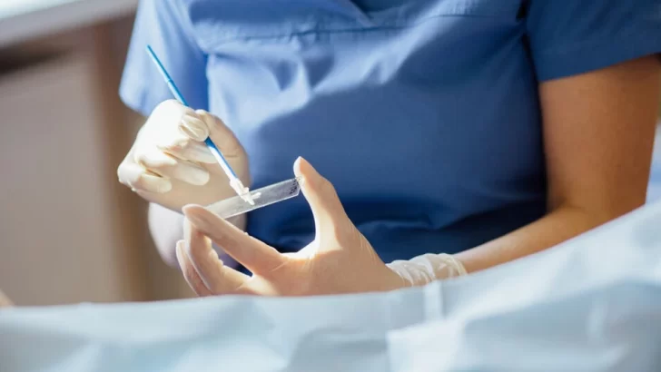 Realizan una campaña para prevenir el cáncer de cuello uterino