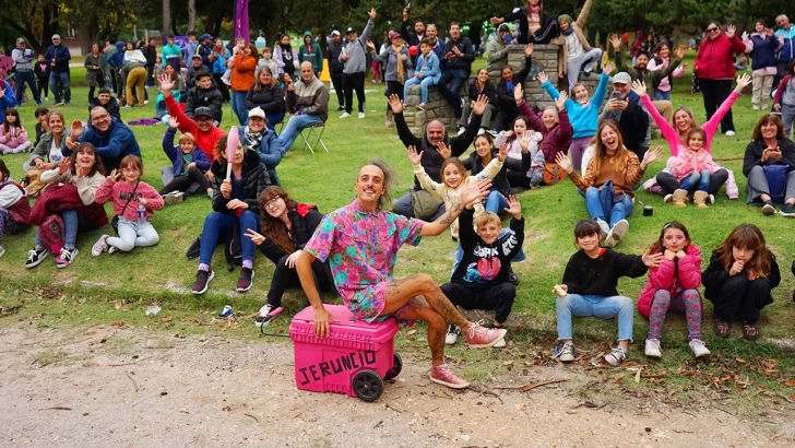 El “Jardín Francés” se pobló de familias para disfrutar de la Pascua de los niños