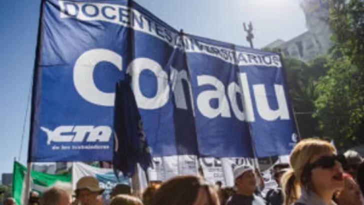 Paro de 24 horas de docentes universitarios por mejoras salariales