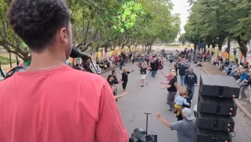 Organizan encuentro de  jubilados: Almuerzo y fiesta