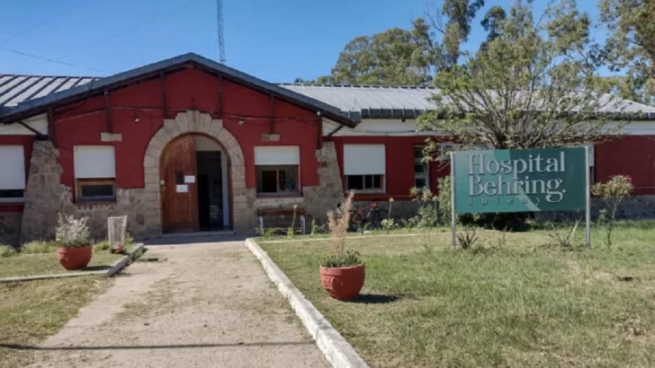 Insólito: una médica abandonó la guardia de un hospital y dejó a un carpintero en su lugar