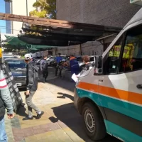 Una mujer se arrojó desde el sexto piso, cayó al cuarto, se volvió a tirar y sobrevivió