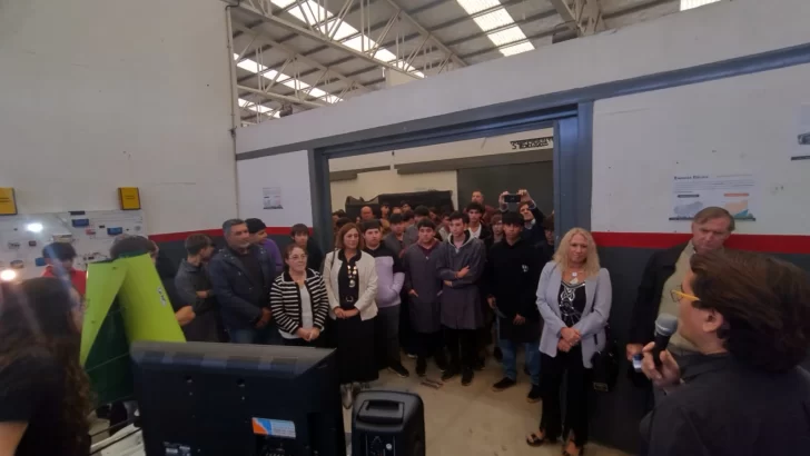 La Escuela Técnica Nº 1 de Lobería inauguró su entorno formativo de energías renovables