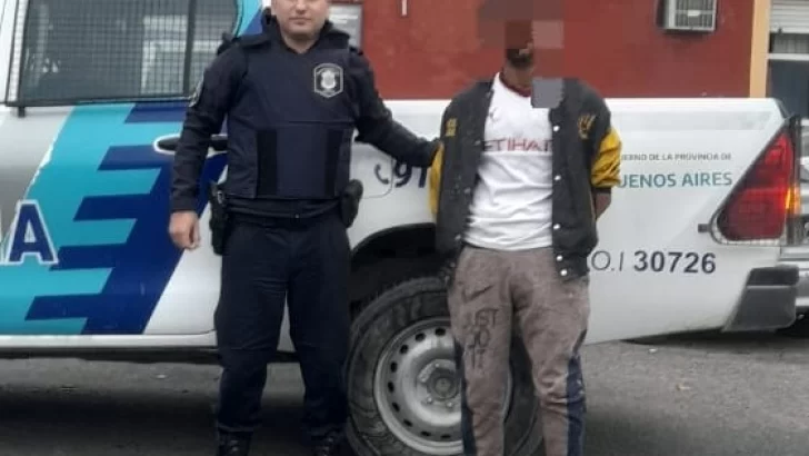 Mediante amenazas robó en dos comercios