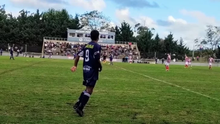 Rivadavia sorprendió a Independiente (SC) y el nuevo puntero es Gimnasia