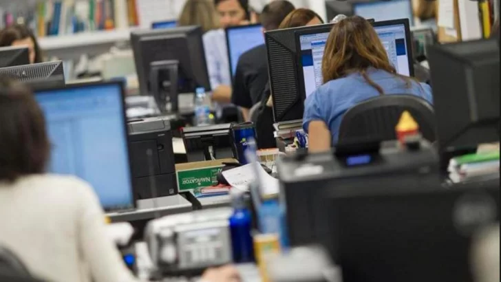 En 14 meses dieron de baja a más de 42 mil empleados públicos