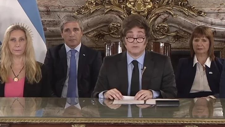 Denuncian a Milei y Caputo por “malversación fondos públicos”