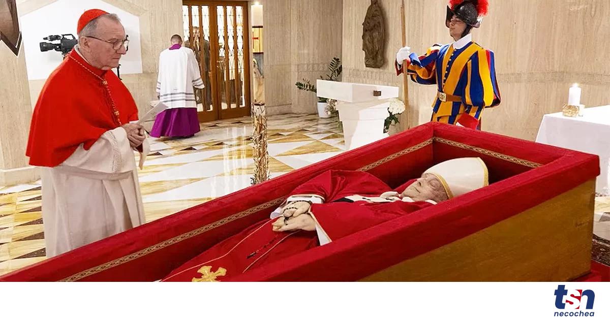 El Vaticano difundió las primeras imágenes del féretro del papa Francisco |  TSN Necochea