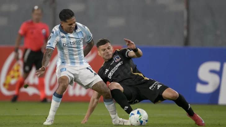 Racing rescató un punto a pocos minutos del final con Colo Colo