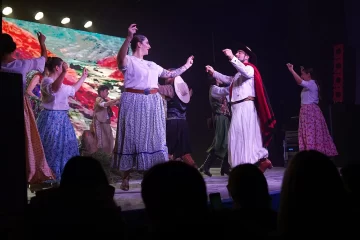 Emotiva gala artística para recibir el 25 de mayo