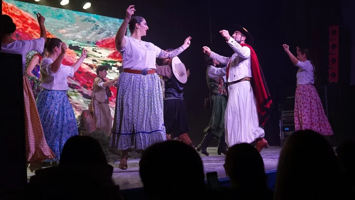 Emotiva gala artística para recibir el 25 de mayo
