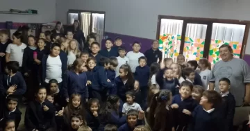 Promueven la tenencia responsable de mascotas a alumnos de Juan N. Fernández