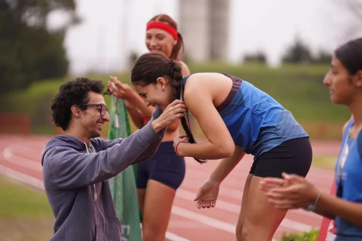 La mejor atleta argentina en salto triple U18 es necochense y se llama Rosario Coronel