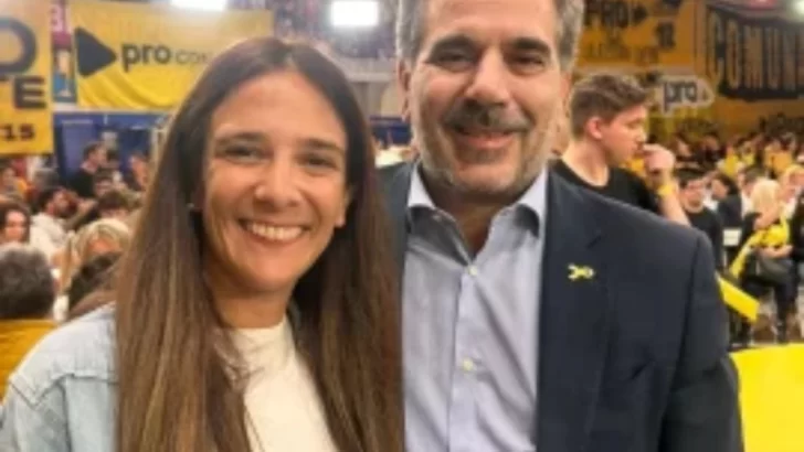 Vallota en el cierre de campaña del PRO junto a Macri y a Ritondo