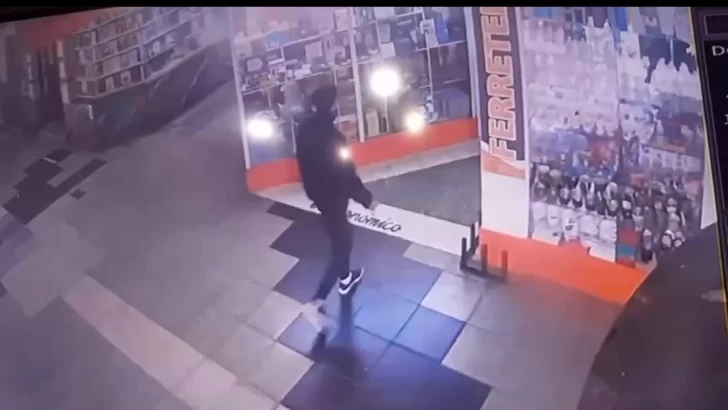 Rompieron la vidriera de una ferretería en la madrugada