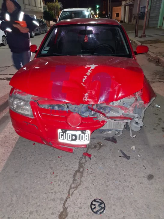 Conductor alcoholizado chocó camioneta estacionada