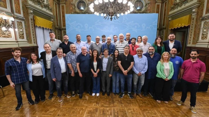 Kicillof creó una bonificación para trabajadores estatales con título universitario