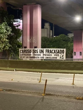 Tras las elecciones en CABA, aparecieron pasacalles burlándose contra Ricardo Caruso Lombardi