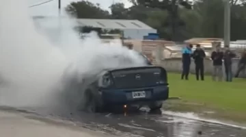 Un auto se prendió fuego en la ruta 88