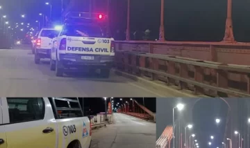 Dramático suceso en el Puente Colgante: policías y Defensa Civil impidieron el suicido de un hombre