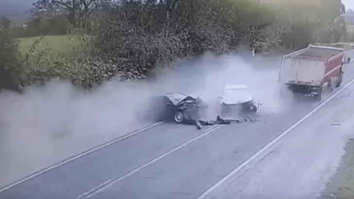 Un adolescente de 15 años quiso escapar de la Policía y protagonizó un impactante choque