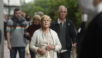 Oficializaron el bono de 70 mil pesos para jubilados: cuánto cobrarán los de la mínima