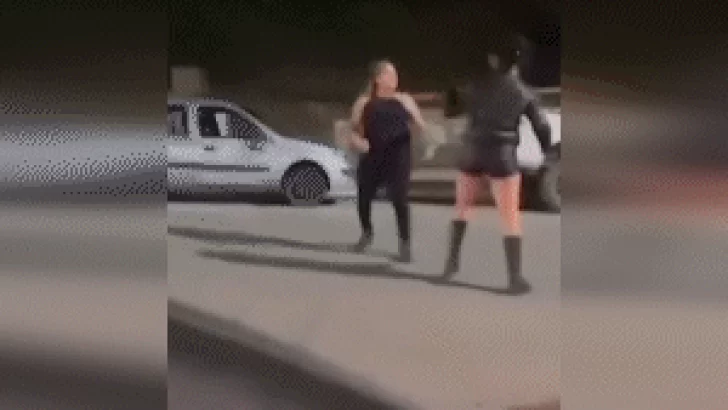 Video: batalla campal entre mujeres a la salida del recital de Karina “La Princesita”