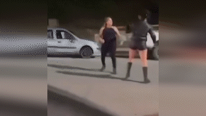 Video: batalla campal entre mujeres a la salida del recital de Karina “La Princesita”