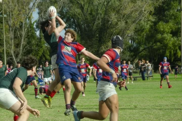 Náutico M16 estuvo a la altura en su casa ante uno de los punteros del torneo marplatense