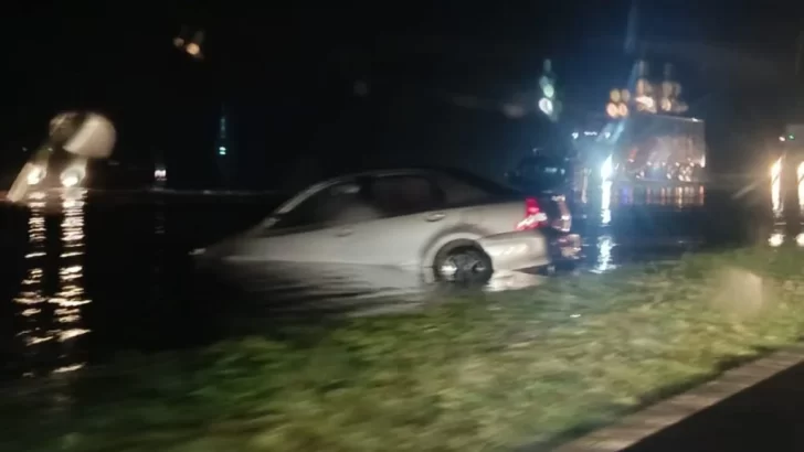 Caos en Ruta 9: autos flotando, cortes totales y demoras de más de 90 minutos por las inundaciones
