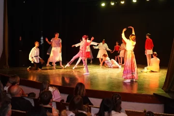 02-06-FOTO-gala-Instituto-Superior2-728x485