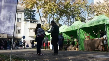 Buena respuesta de los vecinos en la reactivación de la feria “El Mercado”